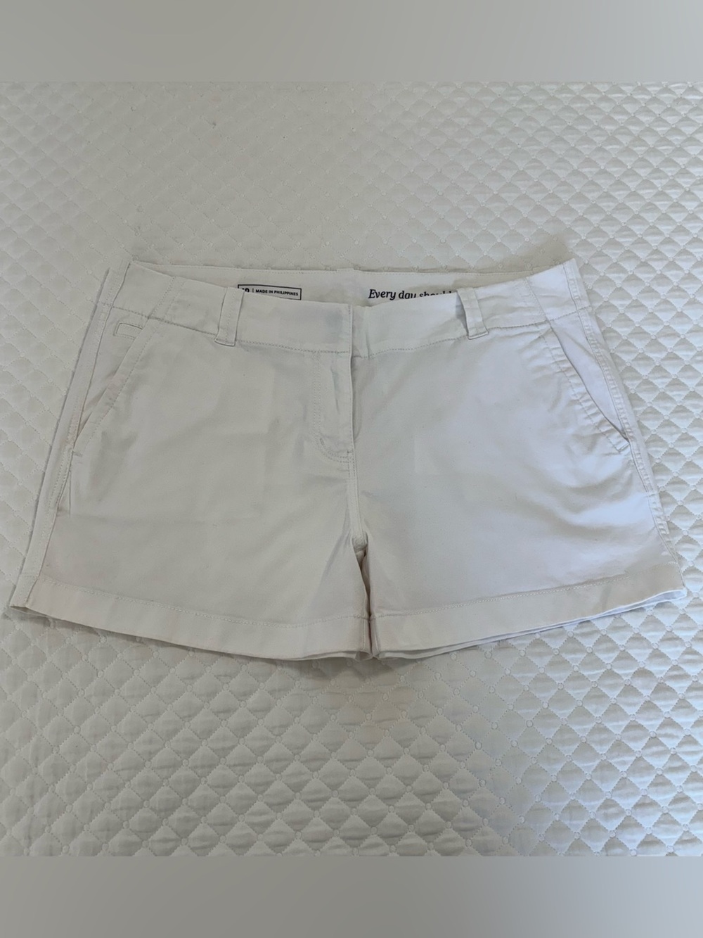 Women's Vineyard Vines Classic White Shorts Size 10